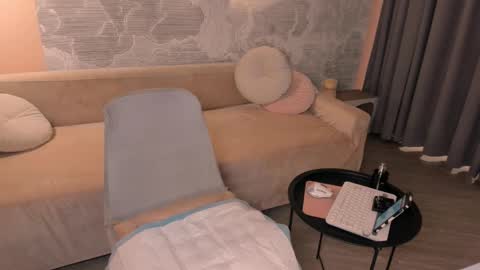 Snapshot of ohhh_yess chatting on February 23, 8:11 pm Maria online show from February 23, 8:11 pm