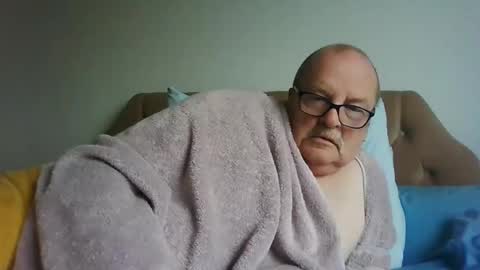 old_fkr online show from February 4, 12:11 pm