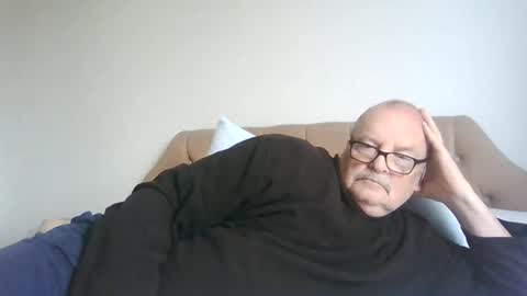 oldfkr69 online show from October 15, 9:54 am