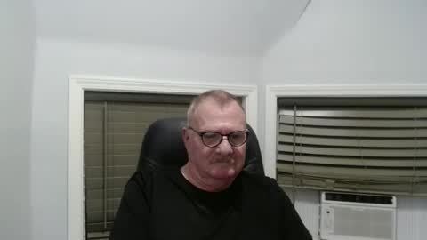 oldguybigd online show from September 16, 4:04 am