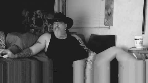 oldskoolll online show from February 9, 2:15 am