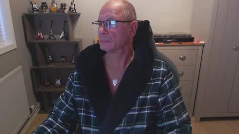 oldveteranuk online show from September 14, 6:04 am