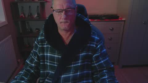 oldveteranuk online show from November 24, 5:06 am