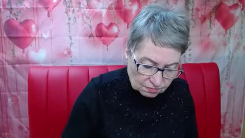 OlgaLuck online show from February 3, 6:40 am