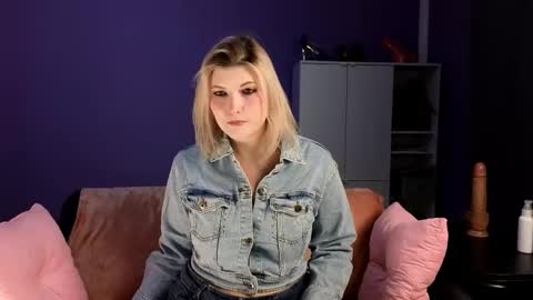 Snapshot of olisunny5 chatting on September 29, 5:56 pm OliSunny Olivia online show from September 29, 5:56 pm