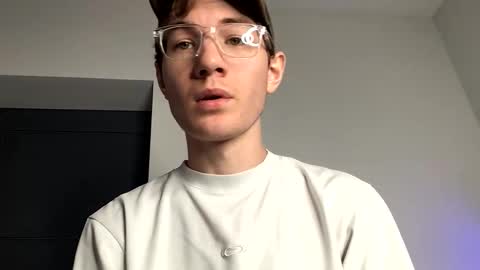 Oliver Beck online show from November 7, 8:11 pm