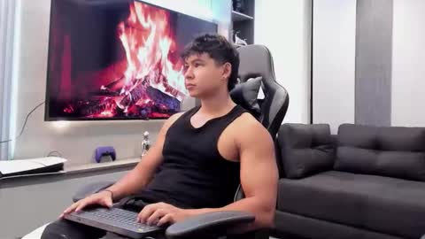 Oliver bray online show from March 19, 4:07 am