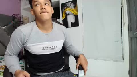 O L I V E R online show from April 16, 1:49 am