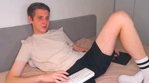 Snapshot of oliver_hort chatting on October 5, 6:04 pm Oliver online show from October 5, 6:04 pm