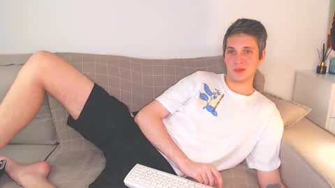 Snapshot of oliver_hort chatting on December 2, 9:34 pm Oliver online show from December 2, 9:34 pm