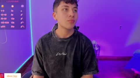 oliveeer online show from December 16, 7:09 pm