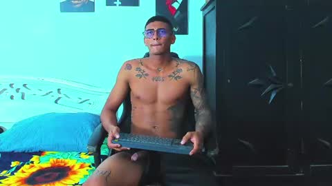 oliver_smith_2 online show from June 25, 7:19 pm