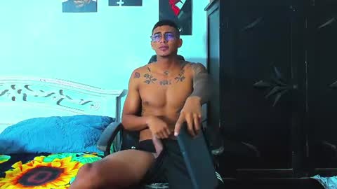 oliver_smith_2 online show from June 20, 2:34 pm