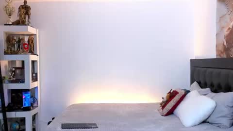 oliver_tommy online show from September 19, 1:59 pm