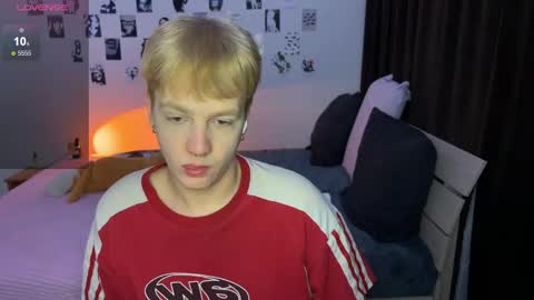 Snapshot of olivertasty chatting on October 21, 10:35 pm oliver online show from October 21, 10:35 pm