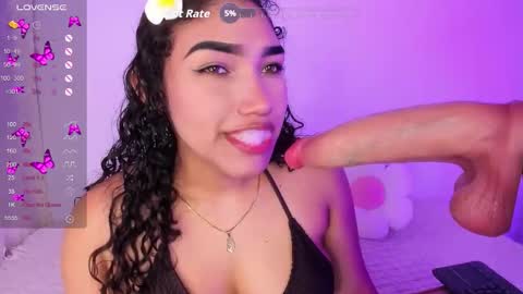 Snapshot of olivia_fx chatting on October 22, 9:16 pm Maria online show from October 22, 9:16 pm