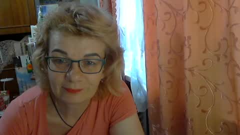 Olivia Mia online show from June 13, 1:43 pm
