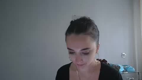 Snapshot of olivia_oliv chatting on October 23, 1:23 pm Olivia online show from October 23, 1:23 pm