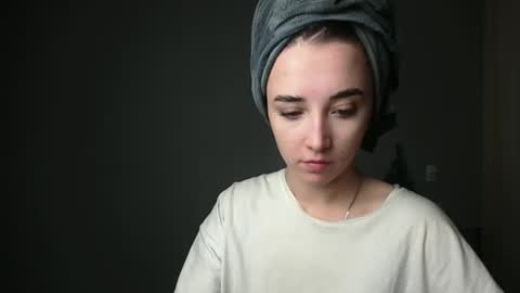Snapshot of olivia_oliv chatting on February 10, 8:10 pm Olivia online show from February 10, 8:10 pm