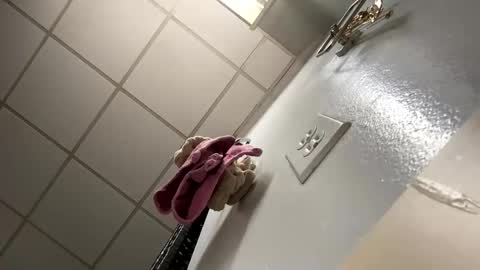 oliviaaraee online show from February 6, 11:18 pm