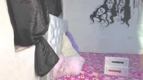 oliviabluee10 online show from November 29, 3:36 am