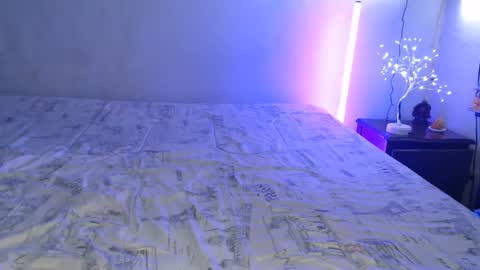 oliviajohnson20 online show from September 14, 2:25 am