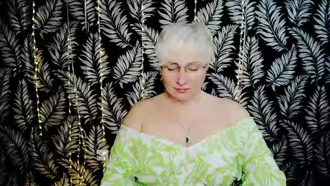 Kelly online show from May 31, 10:36 am