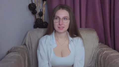 Kylie online show from November 20, 6:27 pm