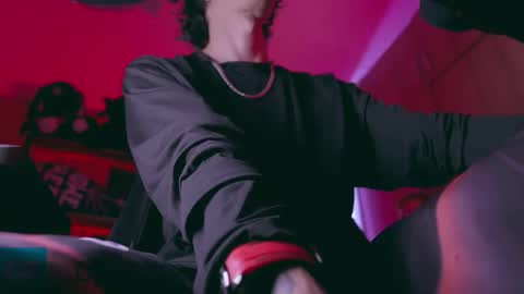     online show from October 26, 4:13 am