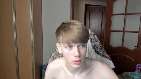 Oliver and Mira online show from January 5, 7:50 pm