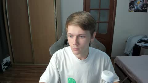 Oliver and Mira online show from November 17, 9:50 pm