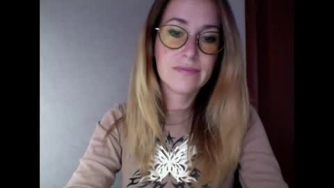 olyra11 online show from October 6, 9:16 am