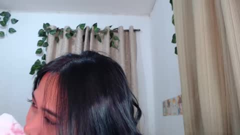 Snapshot of omariaennaid chatting on January 4, 3:29 am Angel online show from January 4, 3:29 am