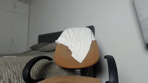 onebestlover online show from October 10, 9:48 am