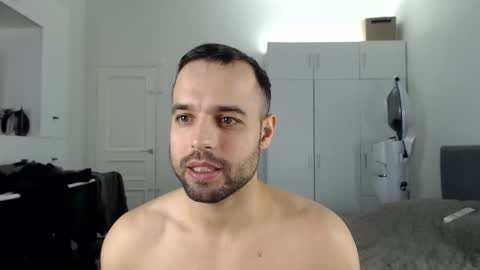 onebestlover online show from February 12, 1:58 pm