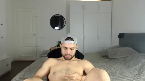 onebestlover online show from October 20, 11:15 am