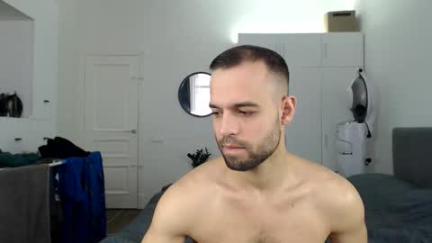 onebestlover online show from February 21, 9:12 am