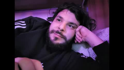 onecrew1 online show from December 10, 12:39 am