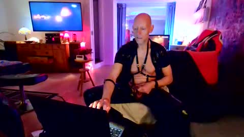 oneness1 online show from May 20, 9:54 pm