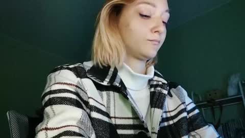 Melani  online show from March 5, 3:29 pm