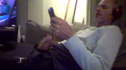 orwel09 online show from December 17, 8:32 pm