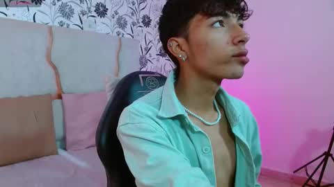 osamu_tay online show from February 14, 11:46 am