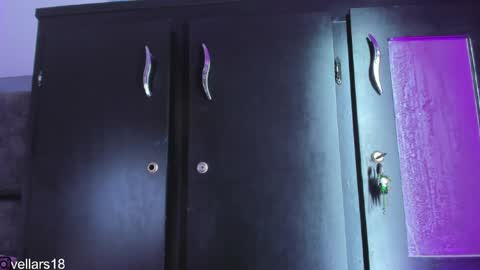 vella online show from April 16, 9:39 pm