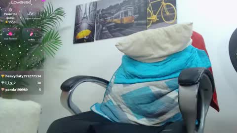 Snapshot of oso_gael chatting on March 4, 8:49 pm Bear Gael online show from March 4, 8:49 pm