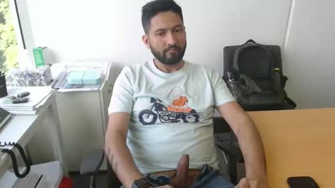 outdoornakedguy11_007 online show from December 5, 9:44 pm