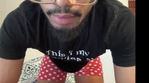 Snapshot of outofhisleague_ chatting on October 23, 3:35 pm outofhisleague_ online show from October 23, 3:35 pm