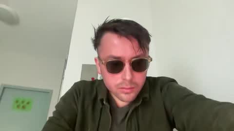 Snapshot of ovidius96 chatting on December 23, 12:19 pm ovidius96 online show from December 23, 12:19 pm