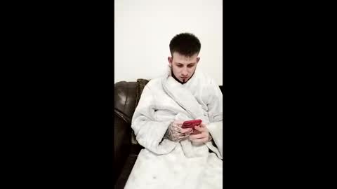 Owen kayz online show from March 30, 10:21 pm