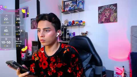 Owen  Independent model  online show from March 19, 8:09 am