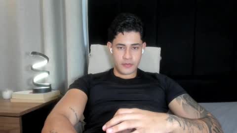 Javi    online show from October 7, 3:24 am